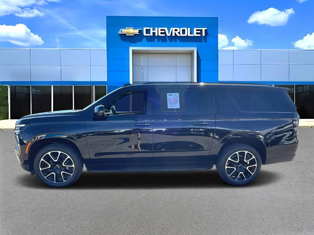Used 2025 Chevrolet Suburban RST w/ Comfort Package AWD/4WD image 6