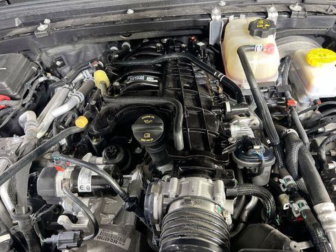 Used 2023 Jeep Wrangler Sport S image 27