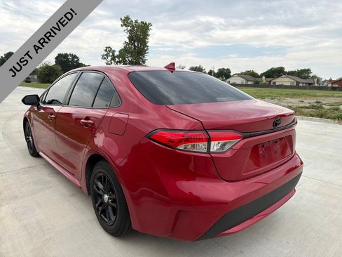 Used 2021 Toyota Corolla LE FWD image 7