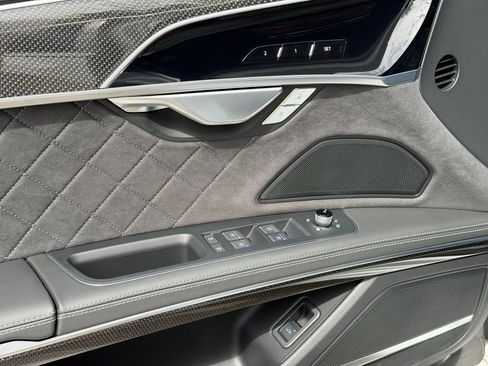 Used 2025 Audi S8 image 12