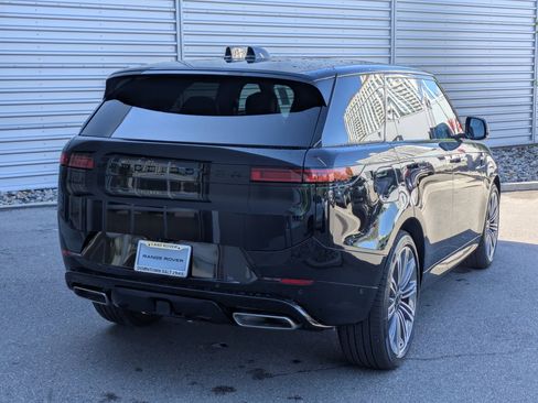 New 2026 Land Rover Range Rover Sport Dynamic SE AWD/4WD image 5