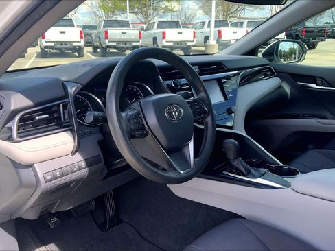 Used 2019 Toyota Camry LE image 17