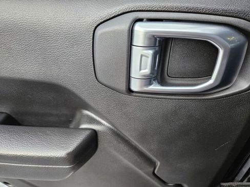 Used 2022 Jeep Gladiator Rubicon image 11