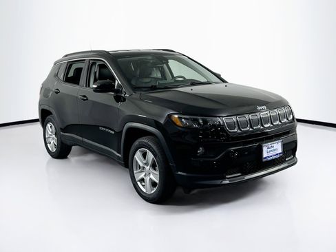 Used 2022 Jeep Compass Latitude AWD/4WD image 3