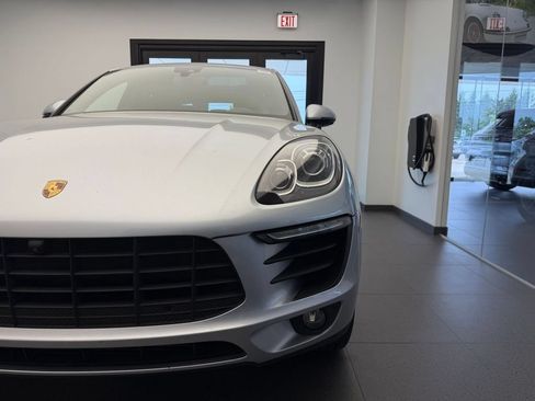 Used 2017 Porsche Macan AWD/4WD image 22