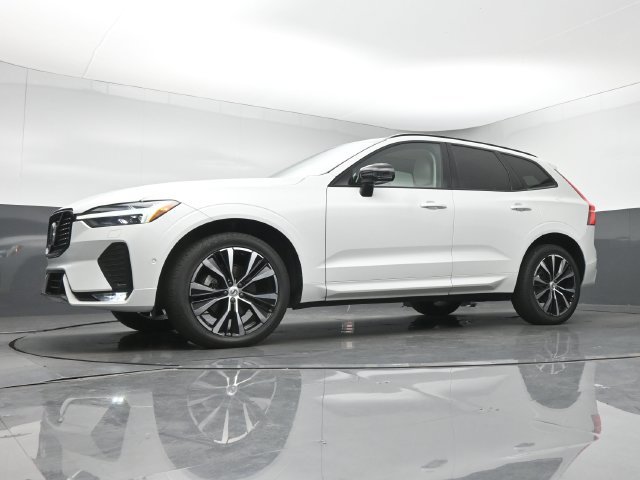 Used 2024 Volvo XC60 B5 Plus w/ Protection Package Premier AWD/4WD image 13