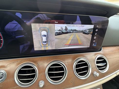 Used 2021 Mercedes-Benz E 350 4MATIC Sedan image 14