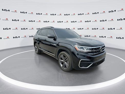 Used 2021 Volkswagen Atlas SE w/ Panoramic Sunroof Package FWD image 2