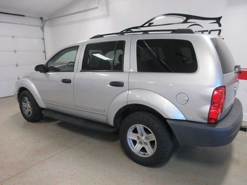 Used 2005 Dodge Durango SLT AWD/4WD image 3