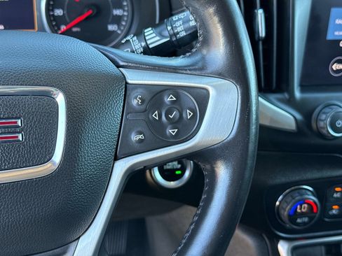 Used 2022 GMC Terrain SLT w/ Infotainment Package II FWD image 31