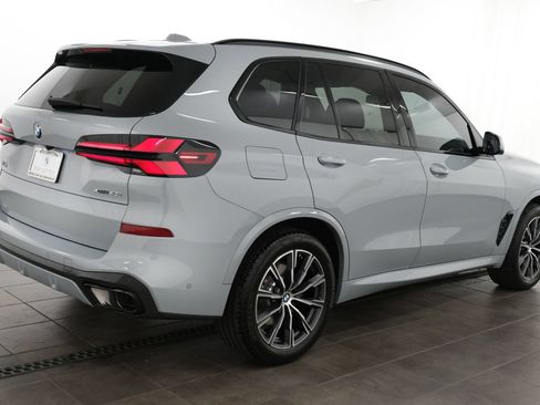Used 2026 BMW X5 xDrive40i w/ M Sport Package AWD/4WD image 6