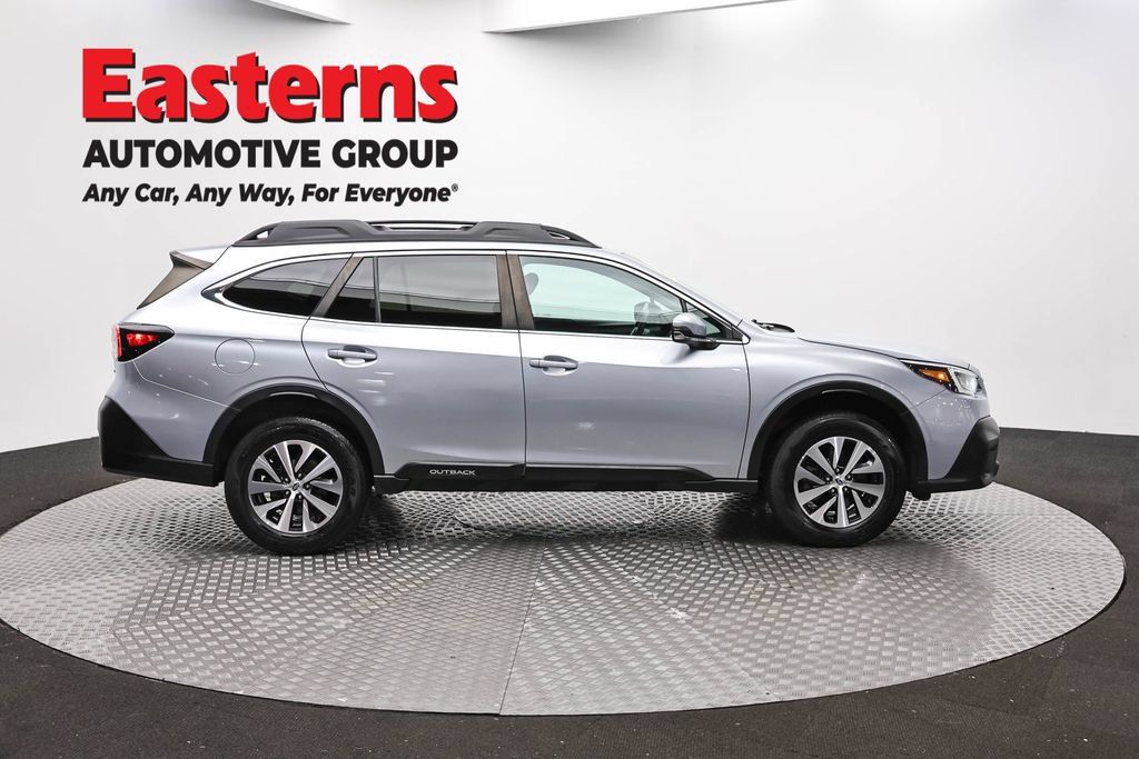 Used 2022 Subaru Outback Premium AWD/4WD image 6