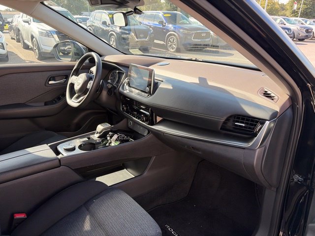 Used 2022 Nissan Rogue SV AWD/4WD image 11