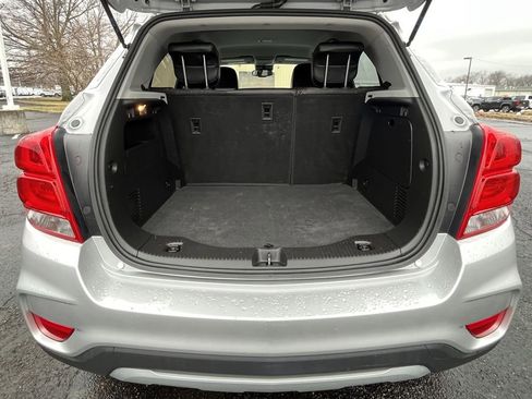Used 2018 Chevrolet Trax LT w/ LT Convenience Package image 4