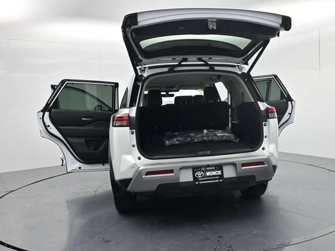 Used 2025 Nissan Pathfinder SL w/ Black Appearance Package AWD/4WD image 67