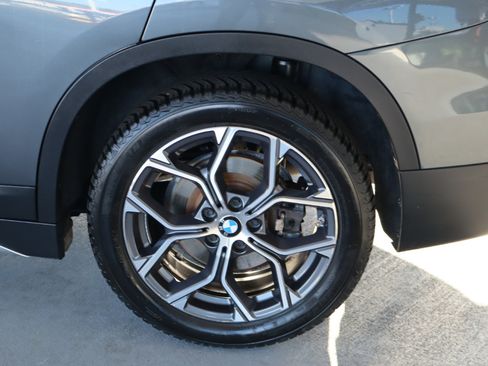 Used 2020 BMW X1 xDrive28i image 11