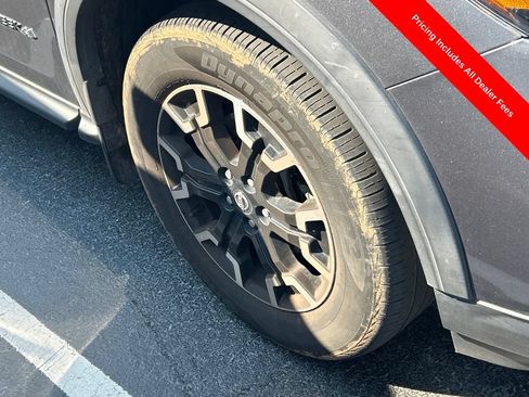 Used 2020 Nissan Pathfinder SL FWD image 2