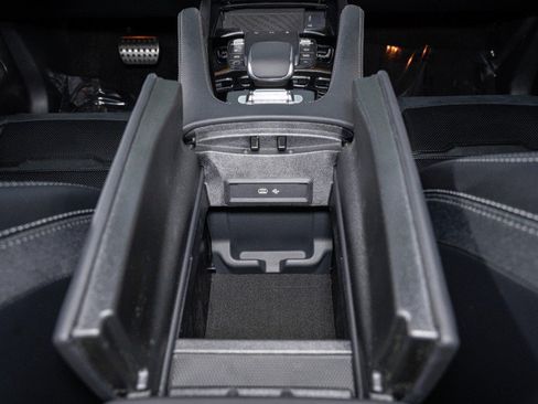 New 2026 Mercedes-Benz GLE 53 AMG 4MATIC image 23