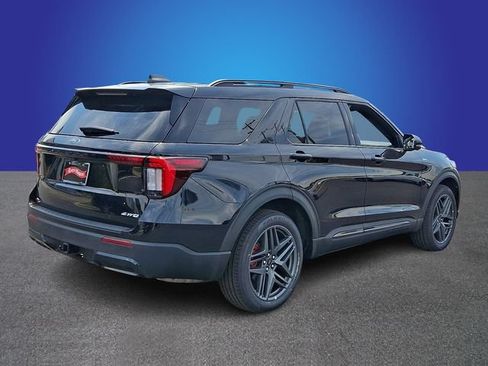 Used 2025 Ford Explorer ST-Line w/ ST-Line Street Pack AWD/4WD image 4