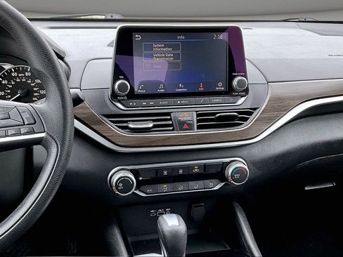 Used 2024 Nissan Altima 2.5 SV image 9