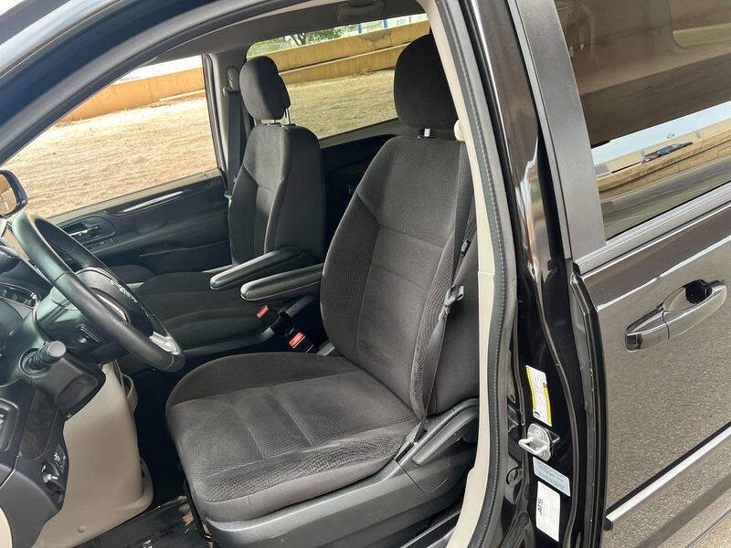 Used 2017 Dodge Grand Caravan SE w/ Power Window Group FWD image 21