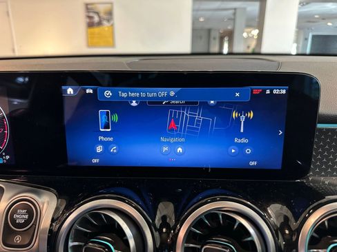 Used 2025 Mercedes-Benz GLB 250 image 21