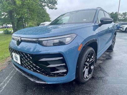 New 2025 Volkswagen Tiguan SE R-Line