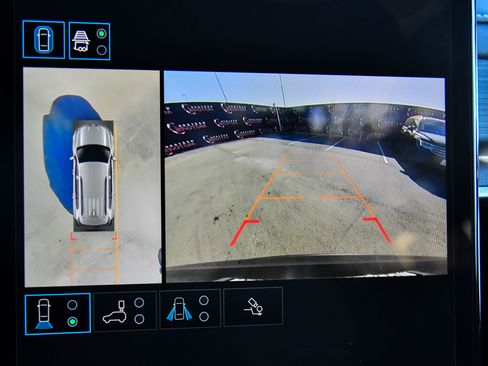 Used 2025 GMC Acadia Elevation image 21