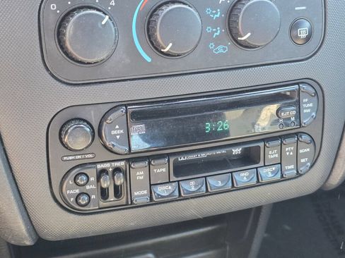 Used 2004 Chrysler Sebring LX FWD image 27