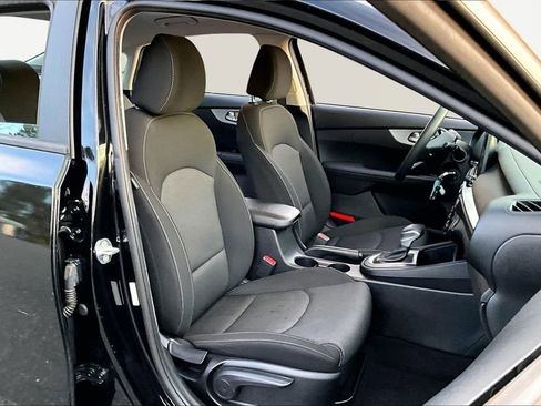 Used 2023 Kia Forte LXS image 20