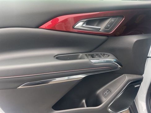 New 2026 Chevrolet Traverse Z71 w/ Enhanced Driving Package image 9