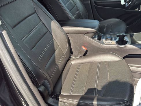 Used 2023 GMC Terrain Denali w/ Black Diamond Edition AWD/4WD image 31