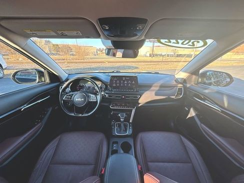 Used 2022 Kia Seltos SX w/ Sunroof Package image 21