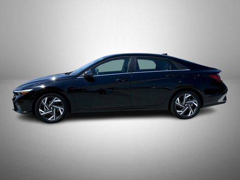 Used 2025 Hyundai Elantra Limited FWD image 9