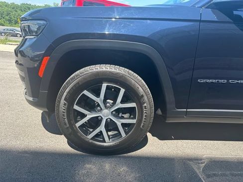 Used 2023 Jeep Grand Cherokee L Limited AWD/4WD image 18