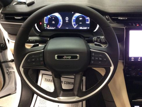 New 2025 Jeep Grand Cherokee Limited w/ Trailer Tow Package image 24