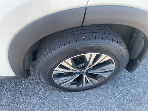 Used 2023 Nissan Rogue SV AWD/4WD image 6