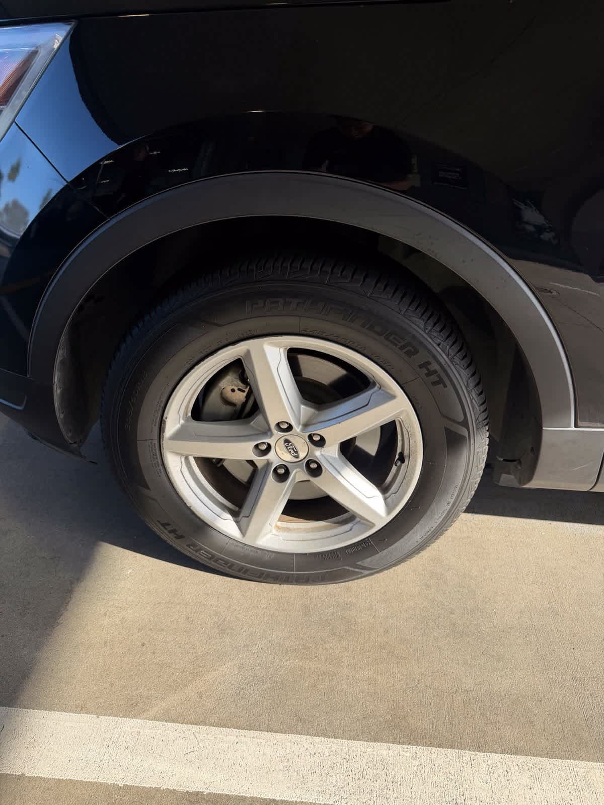 Used 2018 Ford Explorer XLT w/ Equipment Group 201A FWD image 12