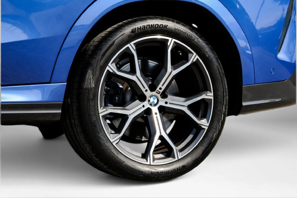 Used 2020 BMW X6 M50i w/ Premium Package AWD/4WD image 69