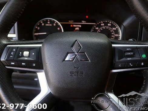 Used 2024 Mitsubishi Outlander FWD image 19