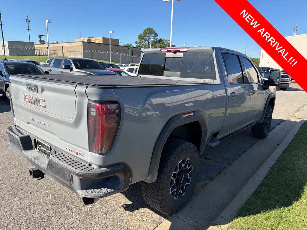 Used 2025 GMC Sierra 2500 AT4X AWD/4WD image 4