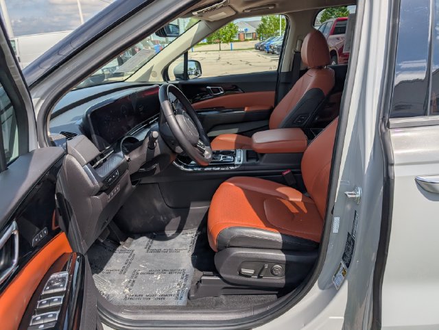 Used 2024 Kia Carnival SX Prestige FWD image 12