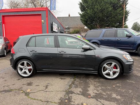 Used 2015 Volkswagen Golf 4-Door image 12