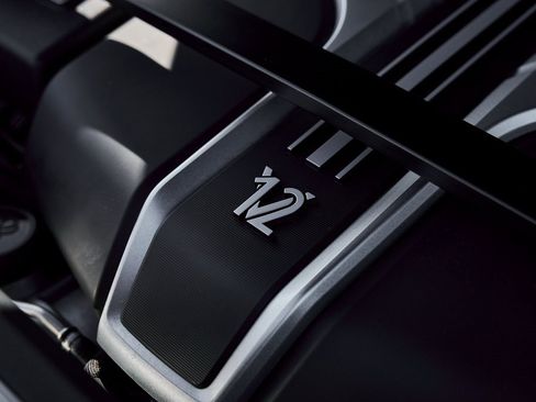 Used 2024 Rolls-Royce Phantom Sedan image 20