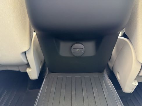 New 2026 Volvo XC60 B5 Ultra w/ Protection Package Premier image 85