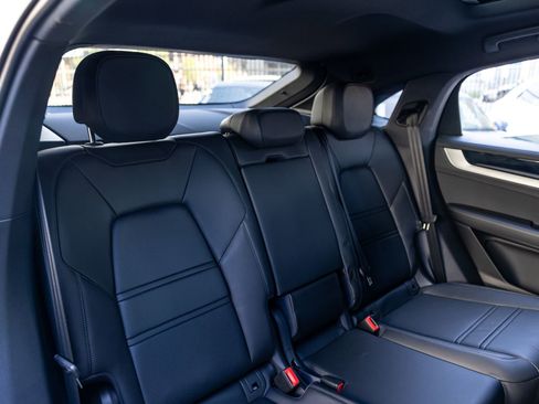 New 2025 Porsche Cayenne Coupe image 20