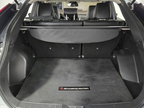 Used 2023 Mitsubishi Eclipse Cross SE image 32