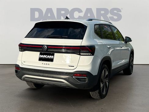 Used 2025 Volkswagen Taos SE AWD/4WD image 7
