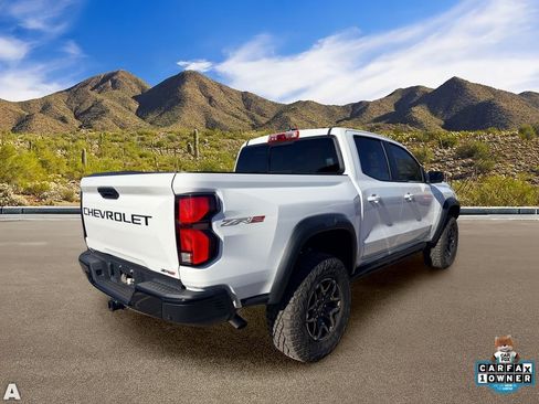 Used 2025 Chevrolet Colorado ZR2 w/ Technology Package AWD/4WD image 4