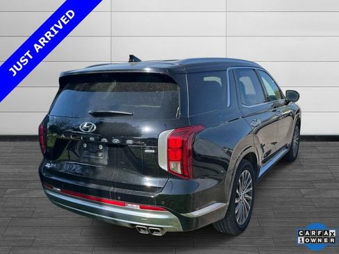 Used 2023 Hyundai Palisade Calligraphy image 2